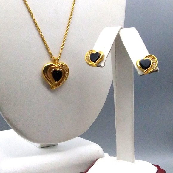 Vintage Avon Parure, Onyx and Crystal Heart Pendant Necklace and Matching Stud - Picture 1 of 7